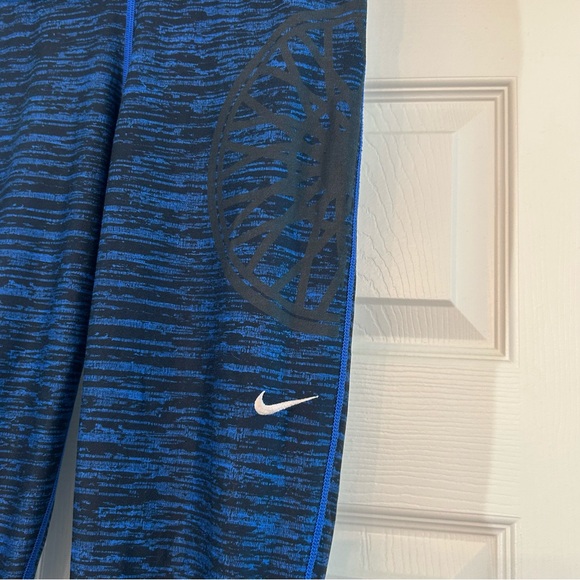 Nike Dri-FIT Black and Blue Capri Leggings Size S - Picture 3 of 9